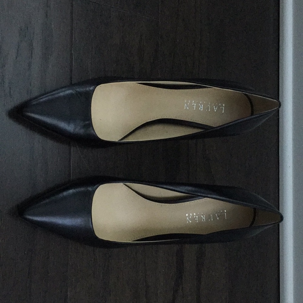 Black Pumps